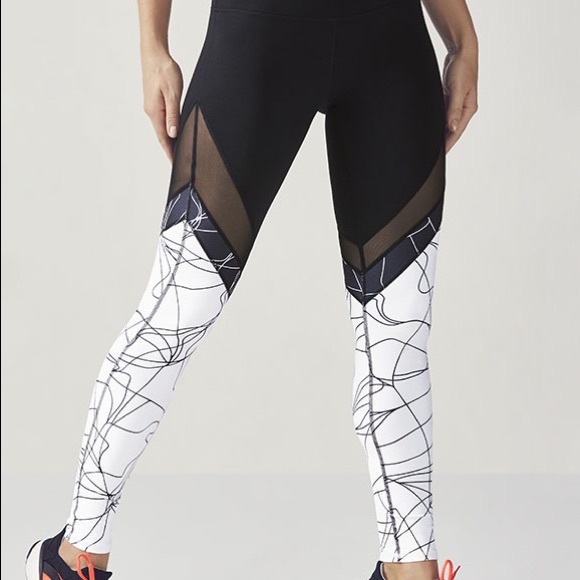 Fabletics Mid-Rise Mesh Powerhold Legging - Picture 3 of 4